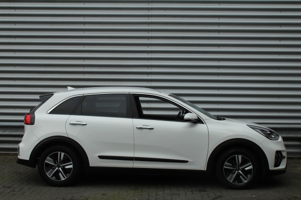 Kia Niro 1.6 GDi Hybrid 141pk DynamicPlusLine DCT6 NL-Auto NAP Clima Cruise Navi Camera Carplay 16"LMV Leder Afn. Trekhaak 1300kg