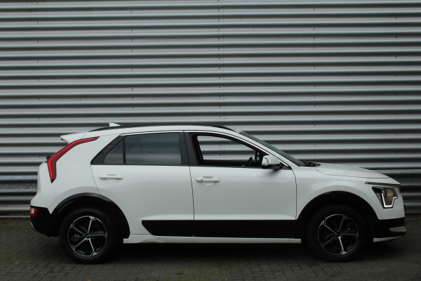 Kia Niro 1.6 GDi Hybrid 141pk DynamicLine DCT6 NL-Auto NAP Clima Cruise Navi Camera Carplay Dig. Cockpit 16"LMV Trekhaak 1300kg