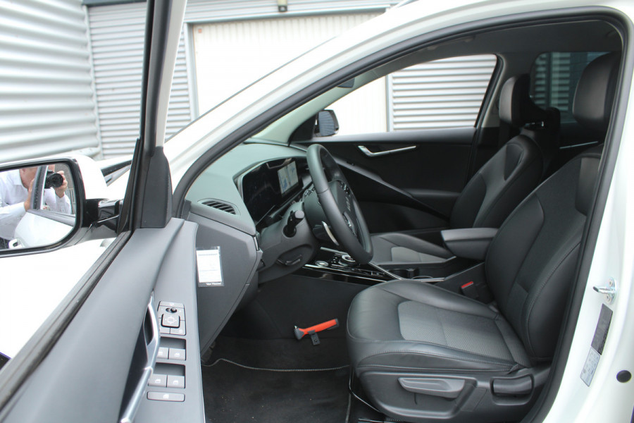 Kia Niro 1.6 GDi Hybrid 141pk DynamicLine DCT6 NL-Auto NAP Clima Cruise Navi Camera Carplay Dig. Cockpit 16"LMV Trekhaak 1300kg