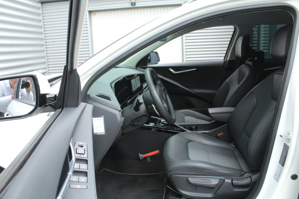 Kia Niro 1.6 GDi Hybrid 141pk DynamicLine DCT6 NL-Auto NAP Clima Cruise Navi Camera Carplay Dig. Cockpit 16"LMV Trekhaak 1300kg