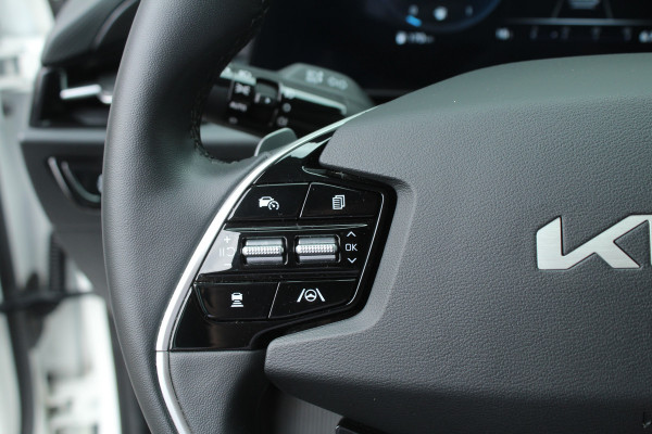 Kia Niro 1.6 GDi Hybrid 141pk DynamicLine DCT6 NL-Auto NAP Clima Cruise Navi Camera Carplay Dig. Cockpit 16"LMV Trekhaak 1300kg