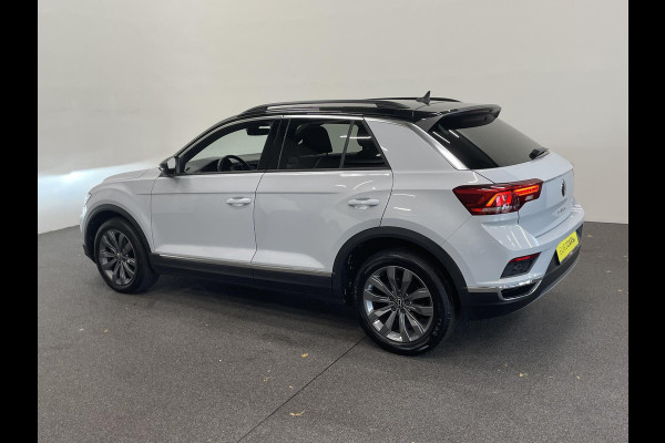 Volkswagen T-Roc 1.5 TSI Sport AUT Aut Winterpack Camera achter Adaptieve Led Auto Cruise Control PDC V+A Elektrische Kofferklep Navi Carplay
