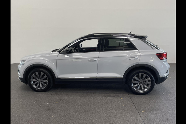 Volkswagen T-Roc 1.5 TSI Sport AUT Aut Winterpack Camera achter Adaptieve Led Auto Cruise Control PDC V+A Elektrische Kofferklep Navi Carplay