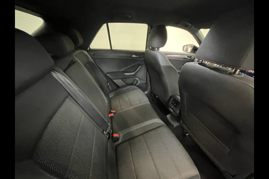 Volkswagen T-Roc 1.5 TSI Sport AUT Aut Winterpack Camera achter Adaptieve Led Auto Cruise Control PDC V+A Elektrische Kofferklep Navi Carplay