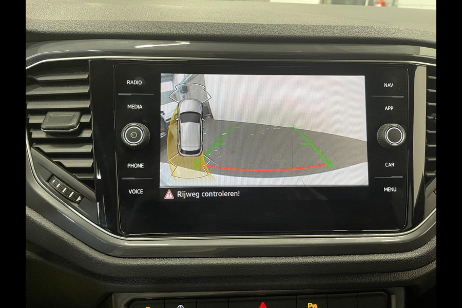 Volkswagen T-Roc 1.5 TSI Sport AUT Aut Winterpack Camera achter Adaptieve Led Auto Cruise Control PDC V+A Elektrische Kofferklep Navi Carplay