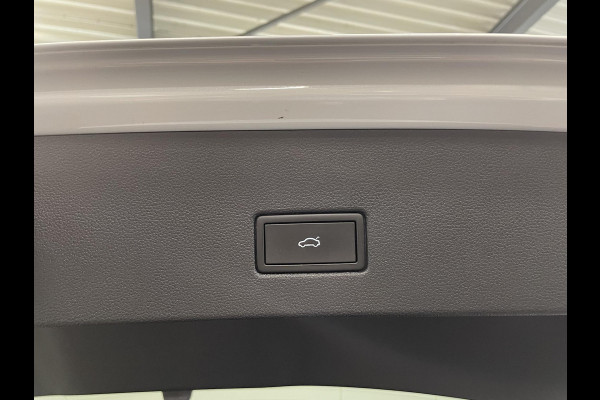 Volkswagen T-Roc 1.5 TSI Sport AUT Aut Winterpack Camera achter Adaptieve Led Auto Cruise Control PDC V+A Elektrische Kofferklep Navi Carplay