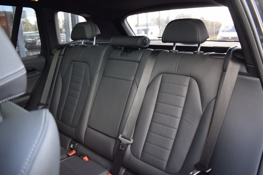 BMW iX3 High Executive 80 kWh | Trekhaak | Pano | H/K | Leer | HUD | Stoelverw. BMW iX3 High Executive 80 kWh | Trekhaak | Pano | H/K | Leer | HUD | Stoelverw.