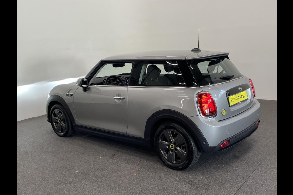 MINI Electric Essential 33 kWh Auto. Navigatie Apple Carplay/ Android Auto Parkeersensoren achter Cruise Control Stoelverwarming Virtual Cockpit Climate Control