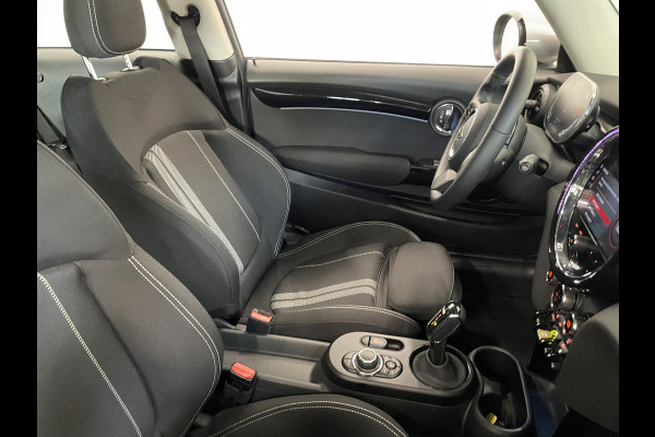 MINI Electric Essential 33 kWh Auto. Navigatie Apple Carplay/ Android Auto Parkeersensoren achter Cruise Control Stoelverwarming Virtual Cockpit Climate Control