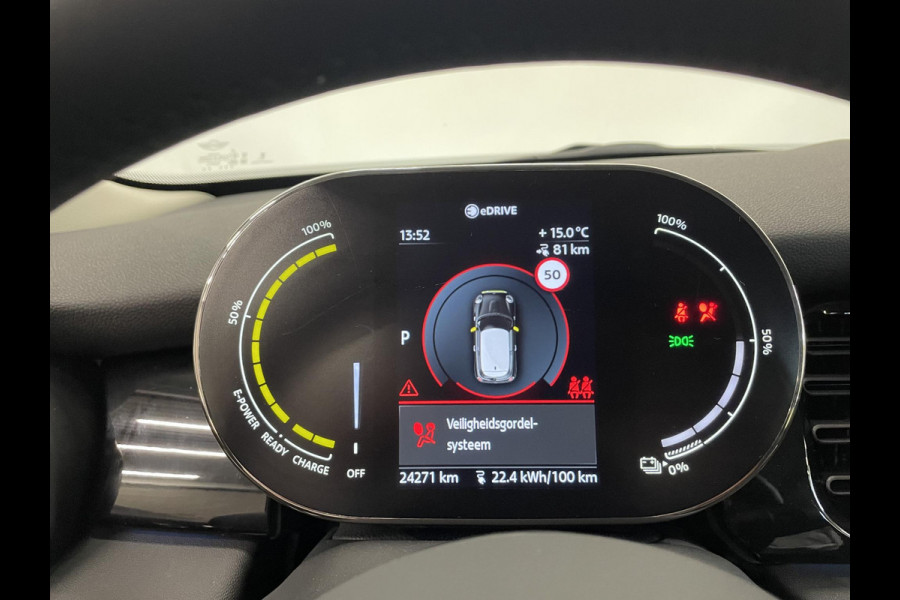 MINI Electric Essential 33 kWh Auto. Navigatie Apple Carplay/ Android Auto Parkeersensoren achter Cruise Control Stoelverwarming Virtual Cockpit Climate Control