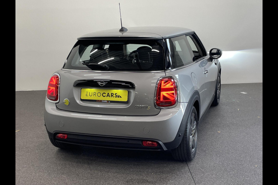 MINI Electric Essential 33 kWh Auto. Navigatie Apple Carplay/ Android Auto Parkeersensoren achter Cruise Control Stoelverwarming Virtual Cockpit Climate Control