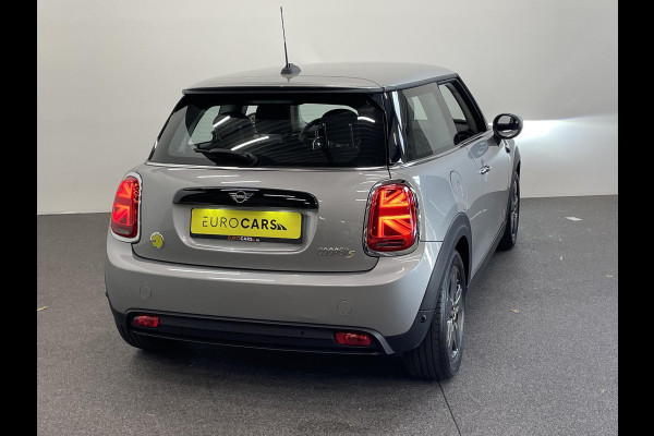 MINI Electric Essential 33 kWh Auto. Navigatie Apple Carplay/ Android Auto Parkeersensoren achter Cruise Control Stoelverwarming Virtual Cockpit Climate Control