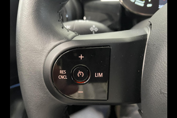 MINI Electric Essential 33 kWh Auto. Navigatie Apple Carplay/ Android Auto Parkeersensoren achter Cruise Control Stoelverwarming Virtual Cockpit Climate Control