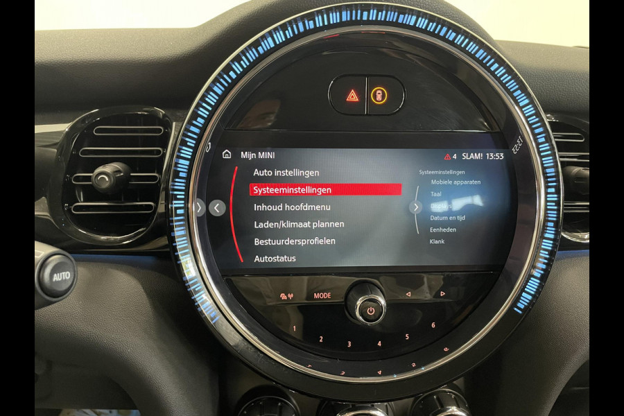 MINI Electric Essential 33 kWh Auto. Navigatie Apple Carplay/ Android Auto Parkeersensoren achter Cruise Control Stoelverwarming Virtual Cockpit Climate Control