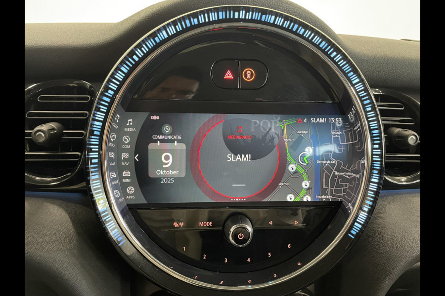MINI Electric Essential 33 kWh Auto. Navigatie Apple Carplay/ Android Auto Parkeersensoren achter Cruise Control Stoelverwarming Virtual Cockpit Climate Control