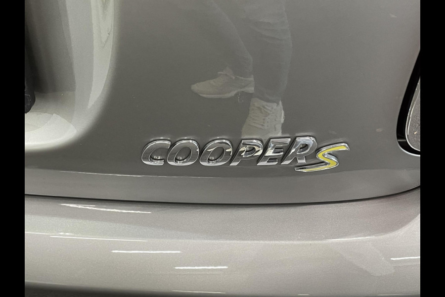 MINI Electric Essential 33 kWh Auto. Navigatie Apple Carplay/ Android Auto Parkeersensoren achter Cruise Control Stoelverwarming Virtual Cockpit Climate Control