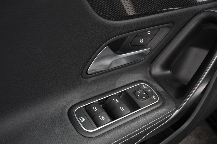 Mercedes-Benz A-Klasse 180 136pk DCT Progressive Navigatie Parkeersensoren Camera Cruise Control Virtual Cockpit Stoelverwarming Ledverlichting