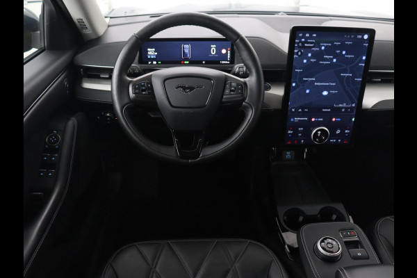 Ford Mustang Mach-E Extended RWD 98 kWh | Leder | Stoelverwarming | Adaptive cruise | Camera | Carplay | Keyless | Stuurverwarming
