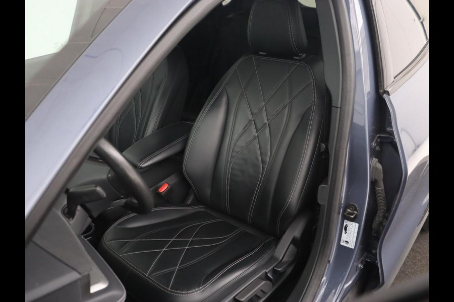 Ford Mustang Mach-E Extended RWD 98 kWh | Leder | Stoelverwarming | Adaptive cruise | Camera | Carplay | Keyless | Stuurverwarming