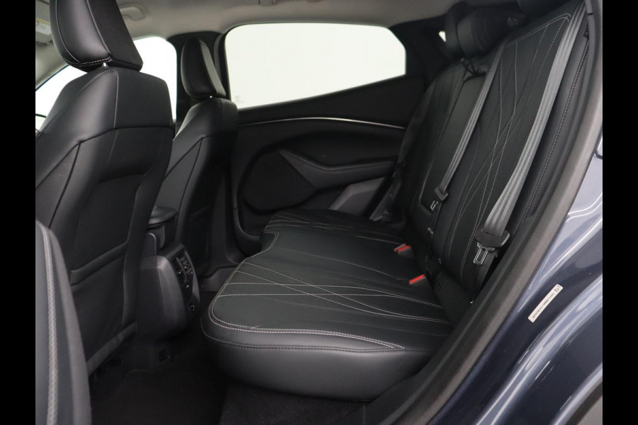 Ford Mustang Mach-E Extended RWD 98 kWh | Leder | Stoelverwarming | Adaptive cruise | Camera | Carplay | Keyless | Stuurverwarming