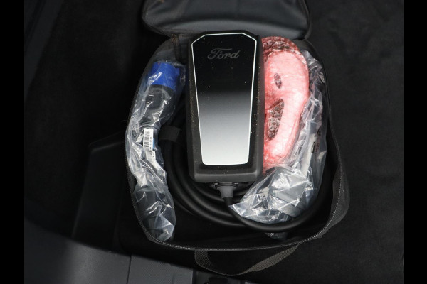 Ford Mustang Mach-E Extended RWD 98 kWh | Leder | Stoelverwarming | Adaptive cruise | Camera | Carplay | Keyless | Stuurverwarming