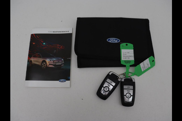 Ford Mustang Mach-E Extended RWD 98 kWh | Leder | Stoelverwarming | Adaptive cruise | Camera | Carplay | Keyless | Stuurverwarming