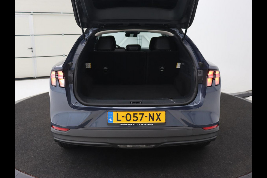 Ford Mustang Mach-E Extended RWD 98 kWh | Leder | Stoelverwarming | Adaptive cruise | Camera | Carplay | Keyless | Stuurverwarming
