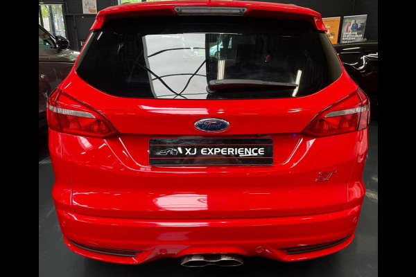 Ford FOCUS Wagon 2.0 ST-2 250 PK NAVI CLIMA RECARO CARPLAY Ford FOCUS Wagon 2.0 ST-2 250 PK NAVI CLIMA RECARO CARPLAY