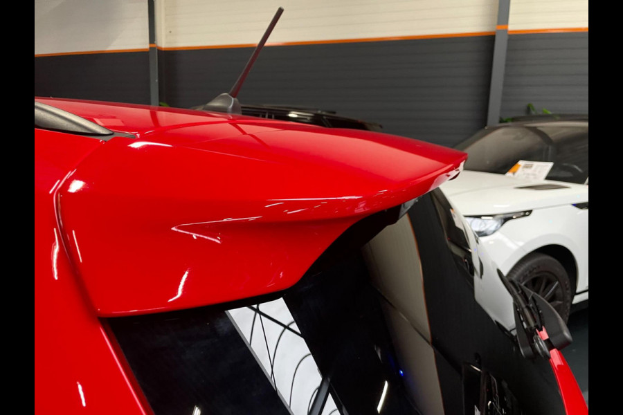 Ford FOCUS Wagon 2.0 ST-2 250 PK NAVI CLIMA RECARO CARPLAY Ford FOCUS Wagon 2.0 ST-2 250 PK NAVI CLIMA RECARO CARPLAY