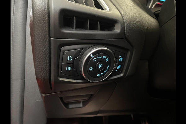 Ford FOCUS Wagon 2.0 ST-2 250 PK NAVI CLIMA RECARO CARPLAY Ford FOCUS Wagon 2.0 ST-2 250 PK NAVI CLIMA RECARO CARPLAY