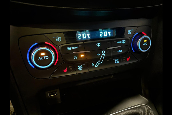 Ford FOCUS Wagon 2.0 ST-2 250 PK NAVI CLIMA RECARO CARPLAY Ford FOCUS Wagon 2.0 ST-2 250 PK NAVI CLIMA RECARO CARPLAY