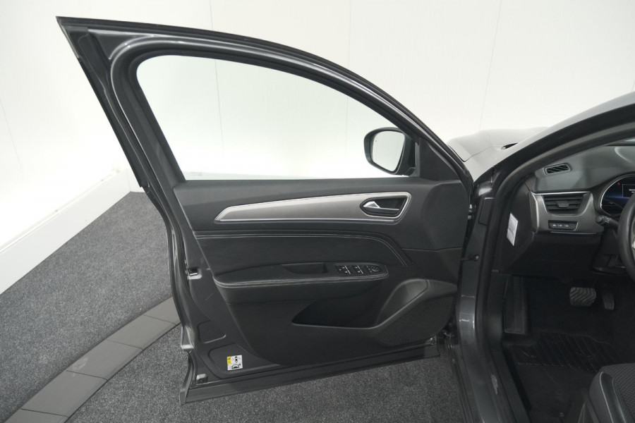 Renault Arkana 1.6 E-Tech Hybrid 145 Intens | Camera | Dodehoekdetectie | Adaptieve Cruise Control