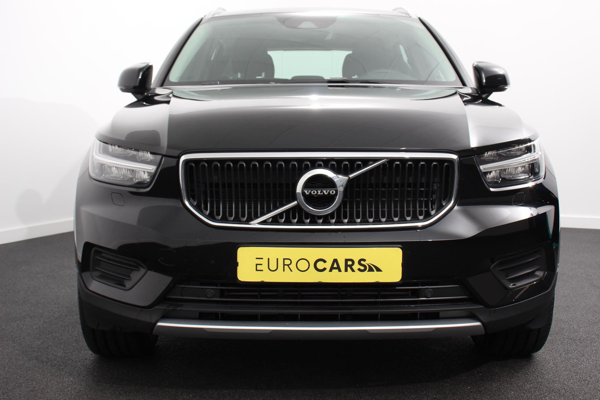 Volvo XC40 1.5 T3 163 pk Automaat Momentum | Navigatie | Apple Carplay / Android Auto | Parkeersensor achter | Adaptive Cruise Control | Virtual Cockpit | Stoelverwarming | LED kop- en mistlampen | Sensus Connect met High Performance Sound | Inductielader | Lane Assist Volvo XC40 1.5 T3 163 pk Automaat Momentum | Navigatie | Apple Carplay / Android Auto | Parkeersensor achter | Adaptive Cruise Control | Virtual Cockpit | Stoelverwarming | LED kop- en mistlampen | Sensus Connect met High Performance Sound | Inductielader | Lane Assist