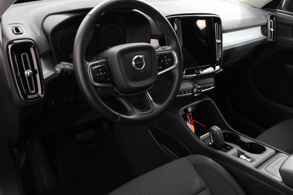 Volvo XC40 1.5 T3 163 pk Automaat Momentum | Navigatie | Apple Carplay / Android Auto | Parkeersensor achter | Adaptive Cruise Control | Virtual Cockpit | Stoelverwarming | LED kop- en mistlampen | Sensus Connect met High Performance Sound | Inductielader | Lane Assist Volvo XC40 1.5 T3 163 pk Automaat Momentum | Navigatie | Apple Carplay / Android Auto | Parkeersensor achter | Adaptive Cruise Control | Virtual Cockpit | Stoelverwarming | LED kop- en mistlampen | Sensus Connect met High Performance Sound | Inductielader | Lane Assist
