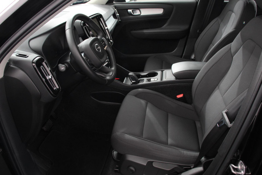 Volvo XC40 1.5 T3 163 pk Automaat Momentum | Navigatie | Apple Carplay / Android Auto | Parkeersensor achter | Adaptive Cruise Control | Virtual Cockpit | Stoelverwarming | LED kop- en mistlampen | Sensus Connect met High Performance Sound | Inductielader | Lane Assist Volvo XC40 1.5 T3 163 pk Automaat Momentum | Navigatie | Apple Carplay / Android Auto | Parkeersensor achter | Adaptive Cruise Control | Virtual Cockpit | Stoelverwarming | LED kop- en mistlampen | Sensus Connect met High Performance Sound | Inductielader | Lane Assist