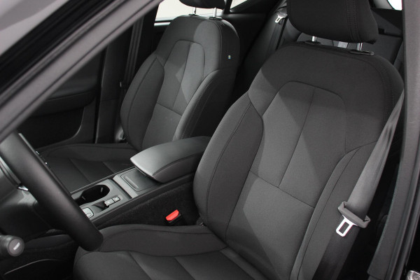 Volvo XC40 1.5 T3 163 pk Automaat Momentum | Navigatie | Apple Carplay / Android Auto | Parkeersensor achter | Adaptive Cruise Control | Virtual Cockpit | Stoelverwarming | LED kop- en mistlampen | Sensus Connect met High Performance Sound | Inductielader | Lane Assist Volvo XC40 1.5 T3 163 pk Automaat Momentum | Navigatie | Apple Carplay / Android Auto | Parkeersensor achter | Adaptive Cruise Control | Virtual Cockpit | Stoelverwarming | LED kop- en mistlampen | Sensus Connect met High Performance Sound | Inductielader | Lane Assist