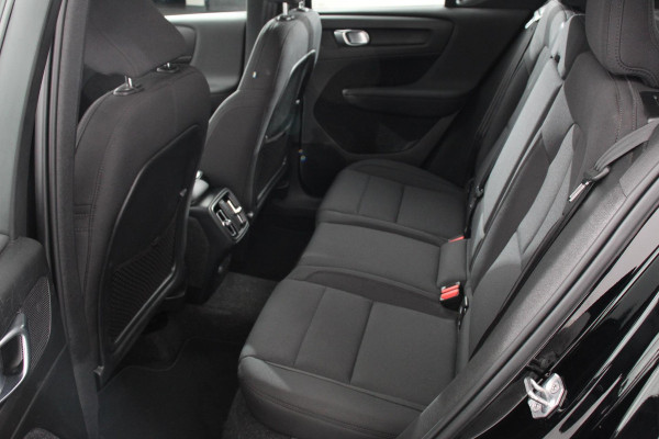 Volvo XC40 1.5 T3 163 pk Automaat Momentum | Navigatie | Apple Carplay / Android Auto | Parkeersensor achter | Adaptive Cruise Control | Virtual Cockpit | Stoelverwarming | LED kop- en mistlampen | Sensus Connect met High Performance Sound | Inductielader | Lane Assist Volvo XC40 1.5 T3 163 pk Automaat Momentum | Navigatie | Apple Carplay / Android Auto | Parkeersensor achter | Adaptive Cruise Control | Virtual Cockpit | Stoelverwarming | LED kop- en mistlampen | Sensus Connect met High Performance Sound | Inductielader | Lane Assist