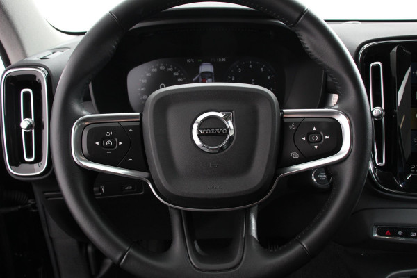 Volvo XC40 1.5 T3 163 pk Automaat Momentum | Navigatie | Apple Carplay / Android Auto | Parkeersensor achter | Adaptive Cruise Control | Virtual Cockpit | Stoelverwarming | LED kop- en mistlampen | Sensus Connect met High Performance Sound | Inductielader | Lane Assist Volvo XC40 1.5 T3 163 pk Automaat Momentum | Navigatie | Apple Carplay / Android Auto | Parkeersensor achter | Adaptive Cruise Control | Virtual Cockpit | Stoelverwarming | LED kop- en mistlampen | Sensus Connect met High Performance Sound | Inductielader | Lane Assist