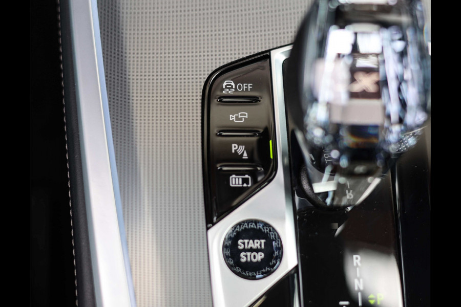 BMW X5 45e xDrive High Executive | Pano - Trekhaak - Dealer odh.