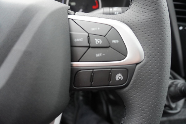 Iveco Daily 35C18HV 3.0 410L 180PK H2 Automaat nr. V099 | Dubbel lucht | Airco | Navi | Camera| Trekhaak 3500kg