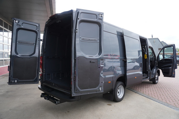 Iveco Daily 35C18HV 3.0 180PK 410L H2 Automaat nr. v129 | Dubbel lucht | Airco | Navi | Camera | Trekhaak 3500kg