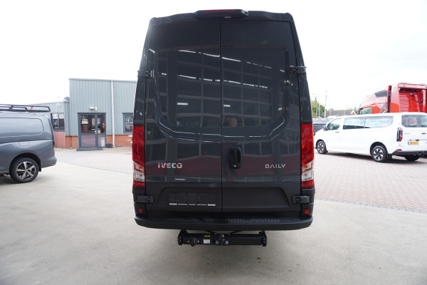 Iveco Daily 35C18HV 3.0 180PK 410L H2 Automaat nr. v129 | Dubbel lucht | Airco | Navi | Camera | Trekhaak 3500kg