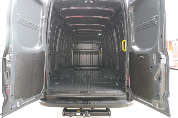 Iveco Daily 35C18HV 3.0 180PK 410L H2 Automaat nr. v129 | Dubbel lucht | Airco | Navi | Camera | Trekhaak 3500kg