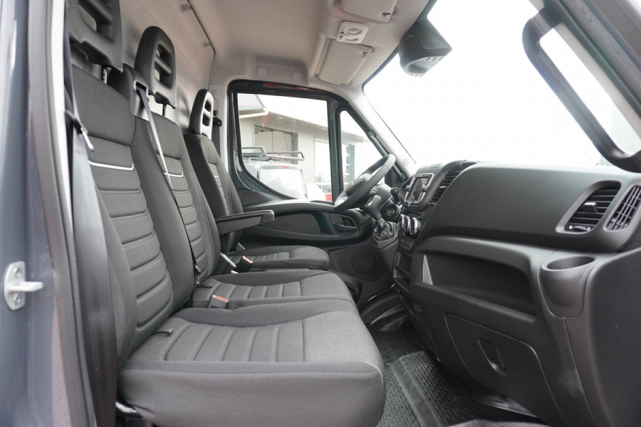 Iveco Daily 35C18HV 3.0 180PK 410L H2 Automaat nr. v129 | Dubbel lucht | Airco | Navi | Camera | Trekhaak 3500kg