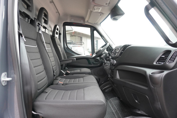 Iveco Daily 35C18HV 3.0 180PK 410L H2 Automaat nr. v129 | Dubbel lucht | Airco | Navi | Camera | Trekhaak 3500kg