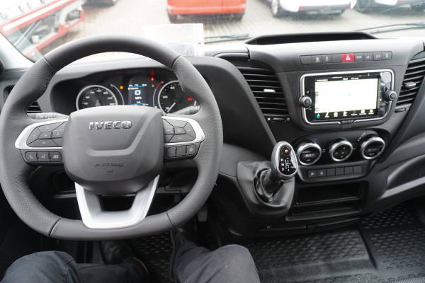 Iveco Daily 35C18HV 3.0 180PK 410L H2 Automaat nr. v129 | Dubbel lucht | Airco | Navi | Camera | Trekhaak 3500kg
