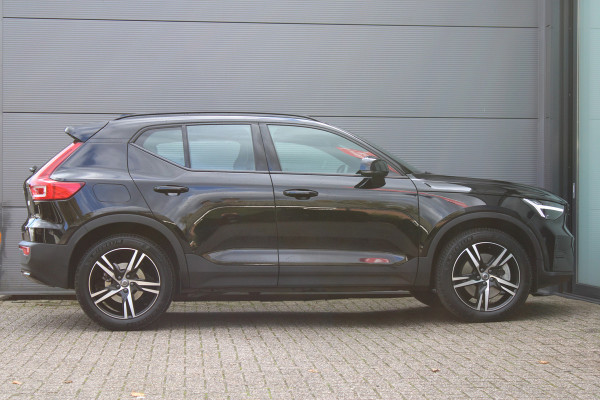 Volvo XC40 1.5 T4 Plug-in hybrid Plus Dark | Trekhaak | H/K | Pilot Assist | Memory | Navigatie | 360 Camera