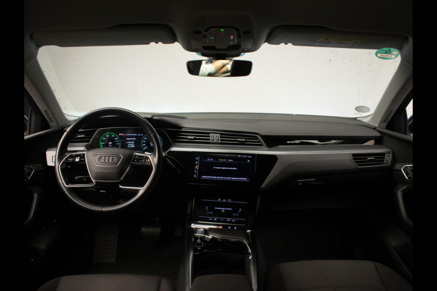 Audi e-tron E-tron 50 quattro Launch edition 71 kWh Sport (APPLE CARPLAY,LED,PDC,SPORTSTOELEN,DIGITALE COCKPIT,NETTESTAAT) Audi e-tron E-tron 50 quattro Launch edition 71 kWh Sport (APPLE CARPLAY,LED,PDC,SPORTSTOELEN,DIGITALE COCKPIT,NETTESTAAT)