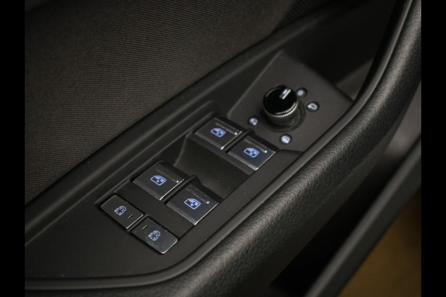 Audi e-tron E-tron 50 quattro Launch edition 71 kWh Sport (APPLE CARPLAY,LED,PDC,SPORTSTOELEN,DIGITALE COCKPIT,NETTESTAAT) Audi e-tron E-tron 50 quattro Launch edition 71 kWh Sport (APPLE CARPLAY,LED,PDC,SPORTSTOELEN,DIGITALE COCKPIT,NETTESTAAT)