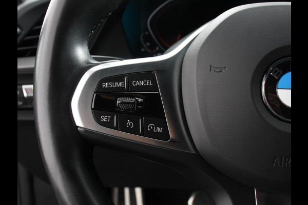 BMW 1-serie 118i M-Sport Climate Control Cruise control Stoelverwarming LED Parkeersensoren Apple carplay / Andriod auto Navigatie